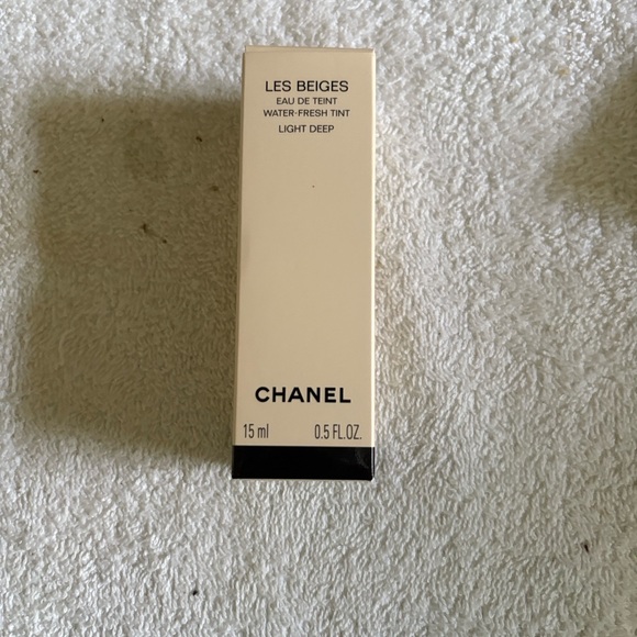CHANEL Les Beiges Tint in Light Deep - Picture 1 of 3